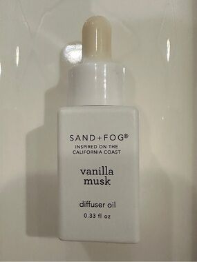 SAND+FOG Vanilla Musk Diffuser Oil — White Bottle NWT Authentic
